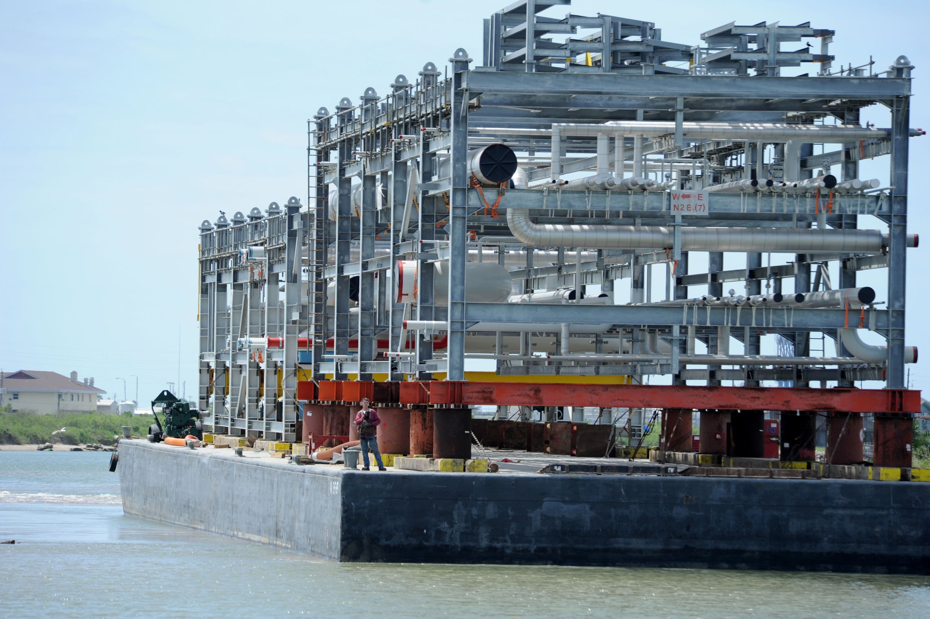 Pipe rack barge