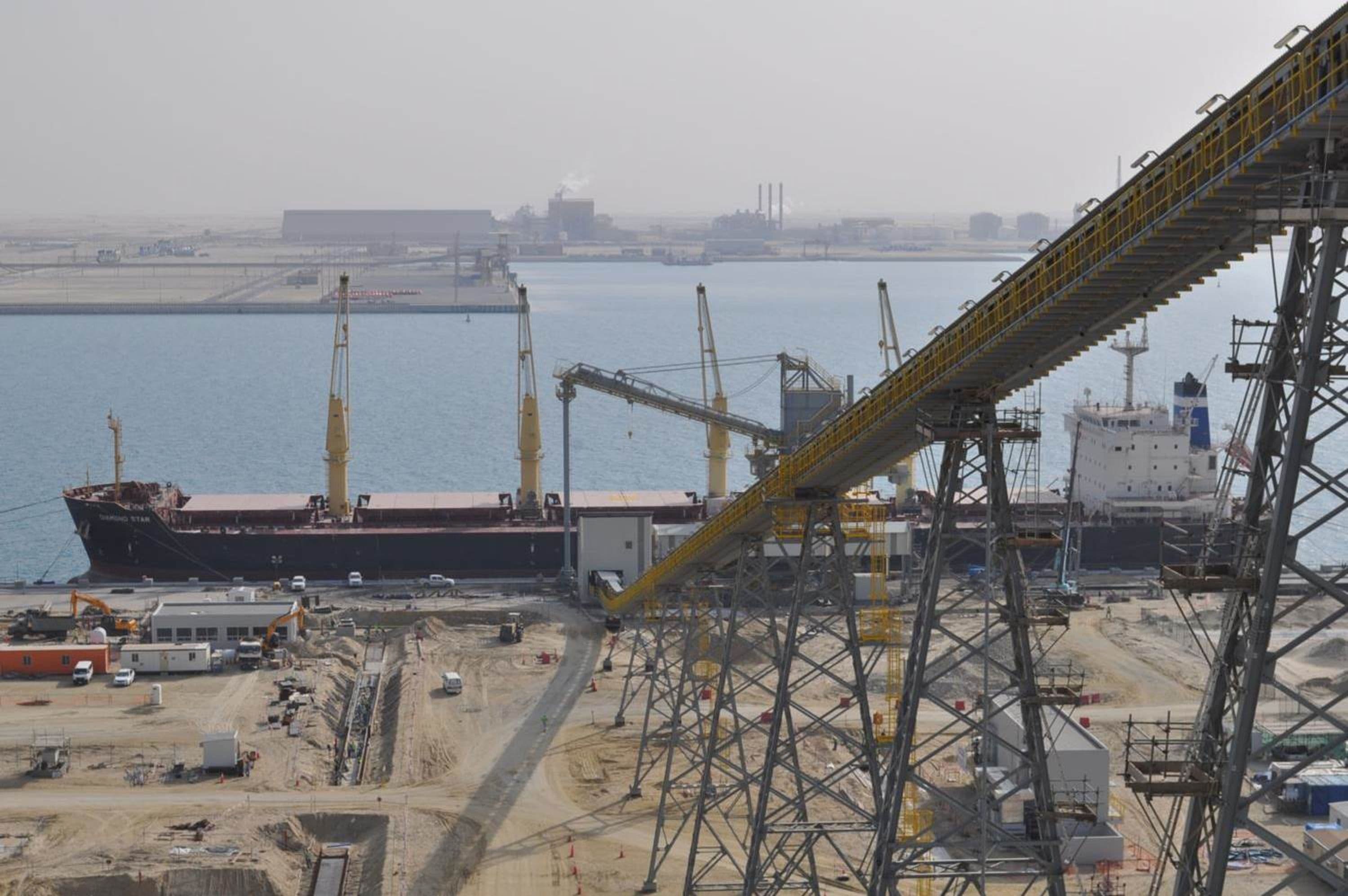 Vacuum ship uploader